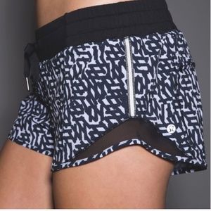 Lululemon Hotty Hot Short 🍋